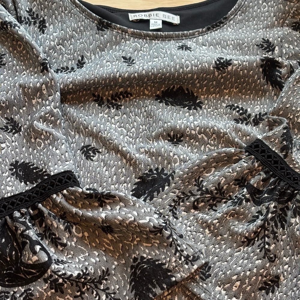Elegant Gray and Black Women's Dress - Picture 8 of 8